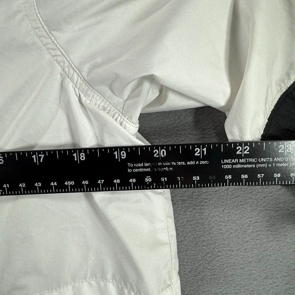 NIKE Windbreaker Jacket Mens Small White Black Full Zip Colorblock Vented Hooded